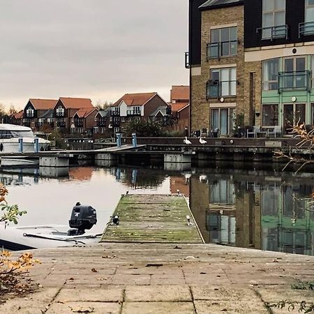 Waterside Townhouse With Balcony And Marina View Apartamento Skellingthorpe Exterior foto